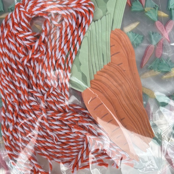 25 Ct Easter Treat Bags with Tags - Picture 8 of 8